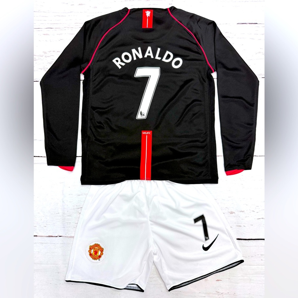 YOUTH Ronaldo Retro Jersey Black Long Sleeve Kit (Jersey + Shorts) YOUTH SMALL